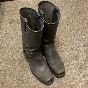 Frye Harness 12R Gray Boots